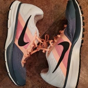 Women's Nike Sz 8